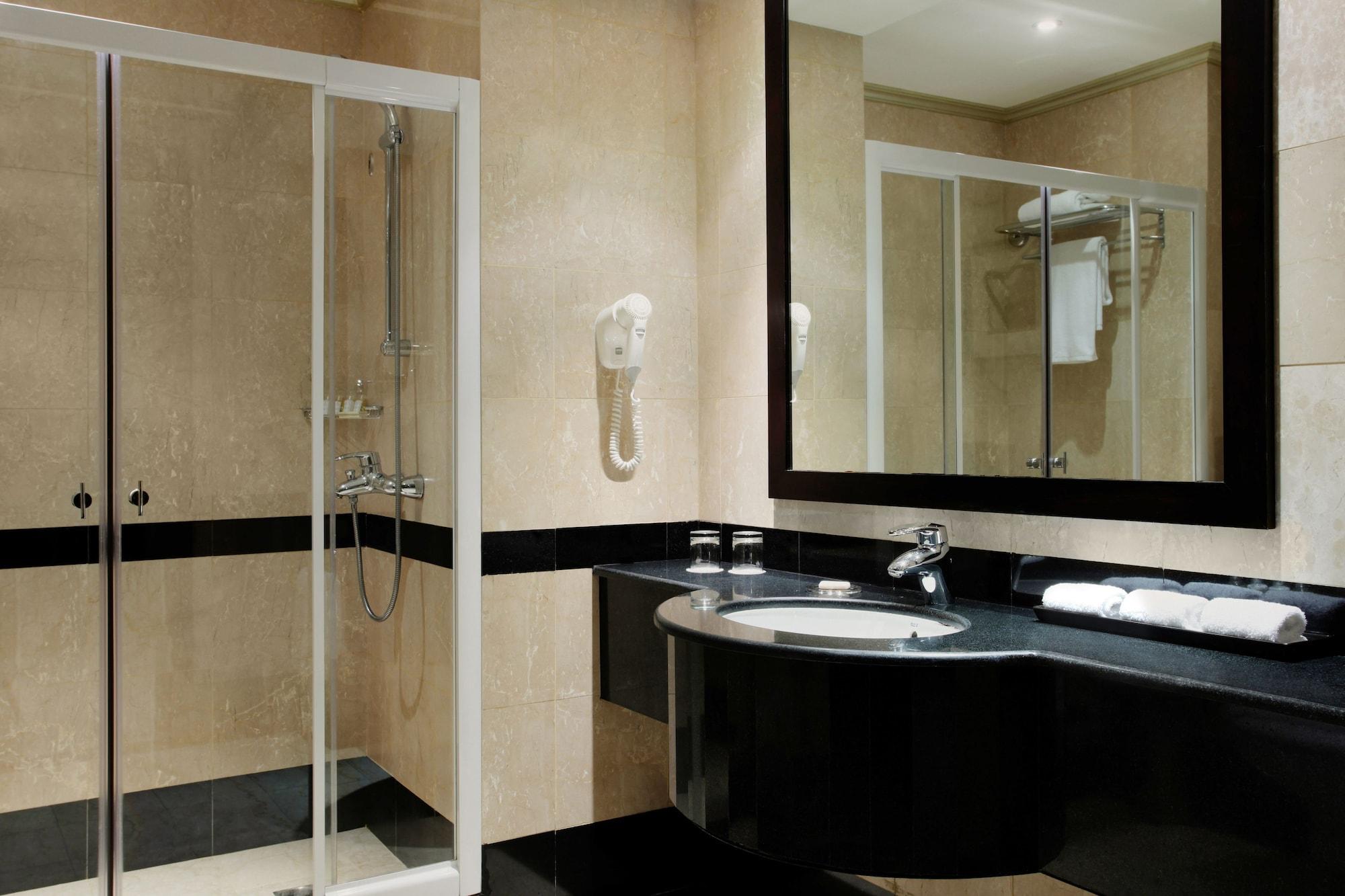 Joudyan Red Sea Mall Jeddah By Elaf Luaran gambar A bathroom in a hotel