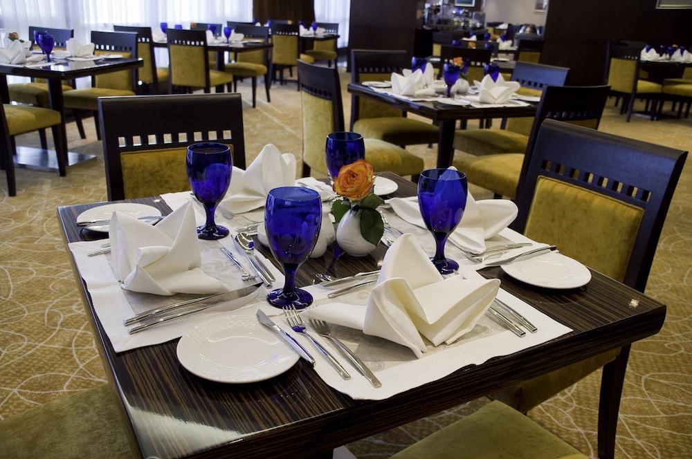 Joudyan Red Sea Mall Jeddah By Elaf Luaran gambar A table set for fine dining