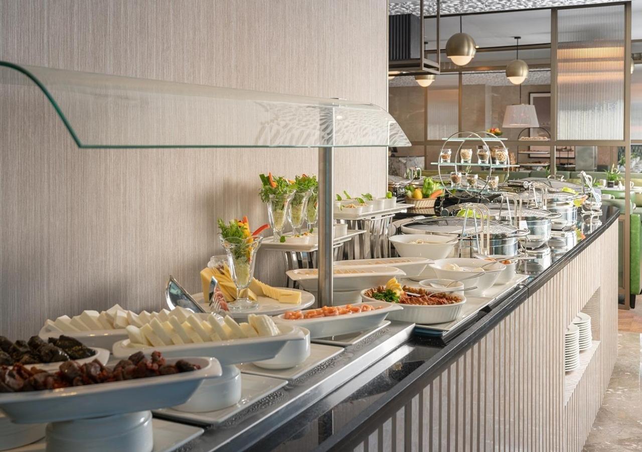 Joudyan Red Sea Mall Jeddah By Elaf Luaran gambar A buffet at a hotel